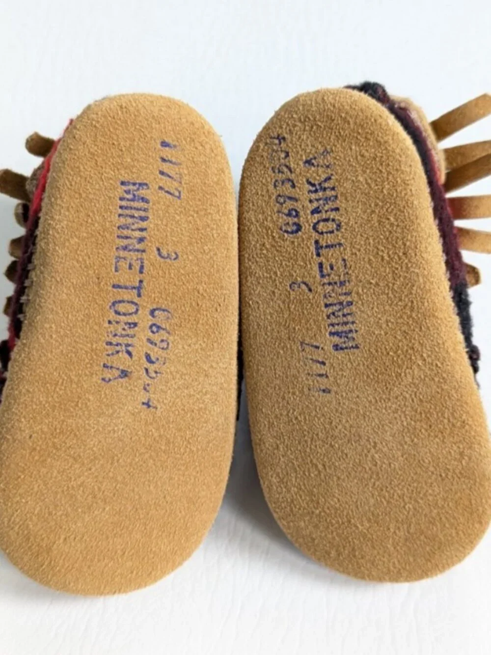 Minnetonka Baby Suede Moccasins Buffalo Plaid Size 3 Red Black Booties